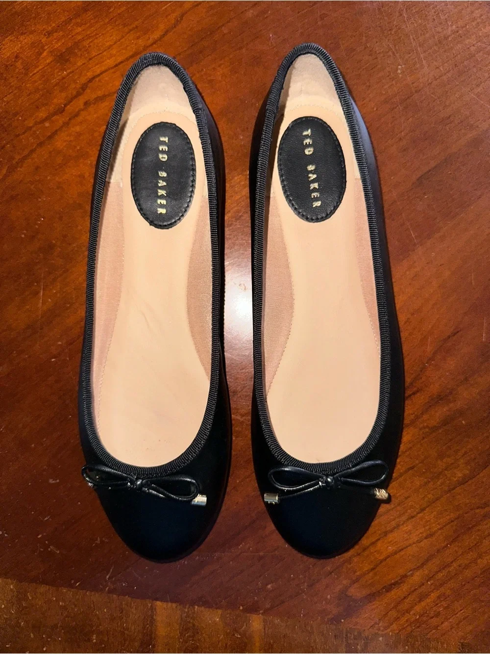 Ted Baker Black Bow Trim Ballet Flats (LIKE NEW) minimal ware (without box)